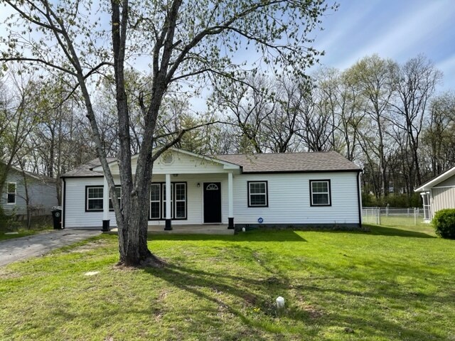 Primary Photo - 208 Robert E Lee St
