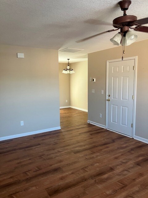 Foto del edificio - 4805 Poplar Crest Way