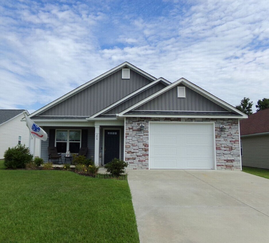 Primary Photo - Modern Comfort Meets Southern Charm in Wes...