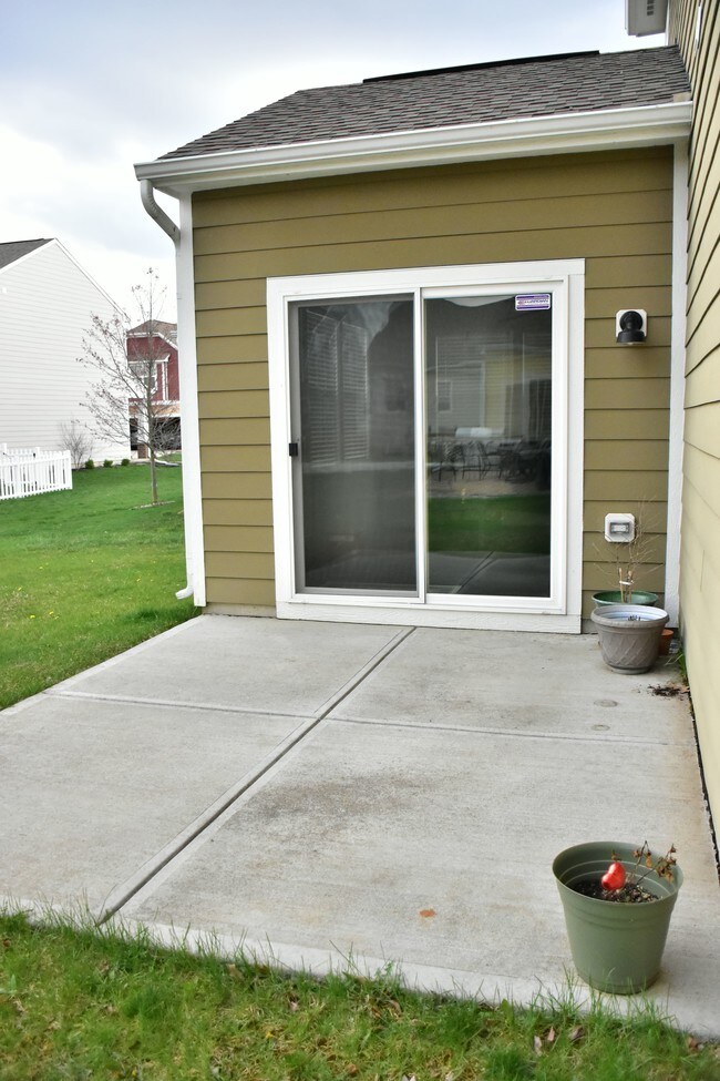 5873 Aldridge Dr, Whitestown, IN 46075 House for Rent in Whitestown