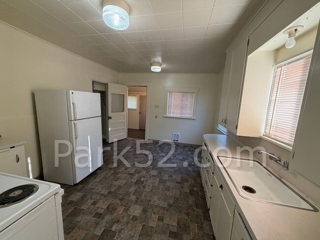 Building Photo - 2 Bedroom Tacoma Single Family Home