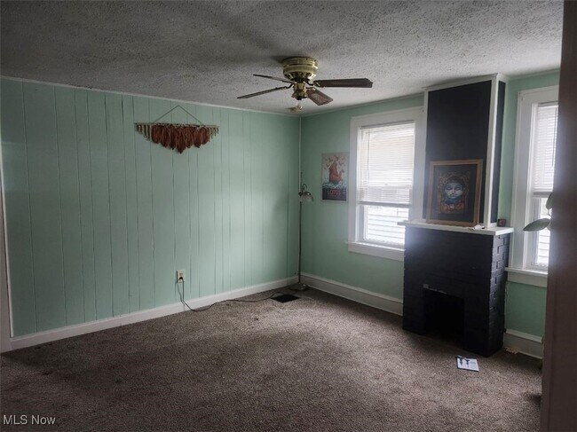 Foto del edificio - 3334 W 129th St