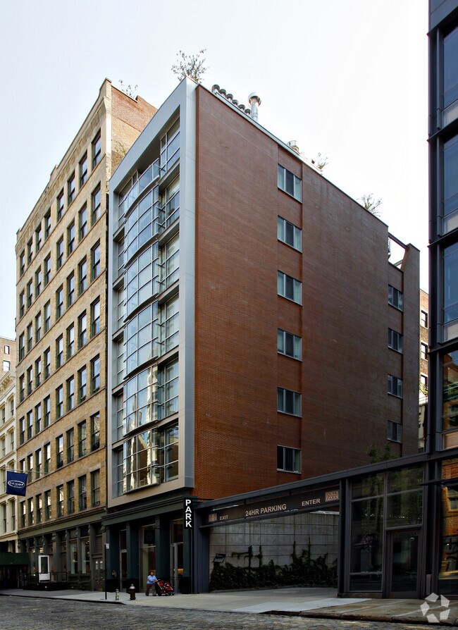 Primary Photo - 44 Mercer St