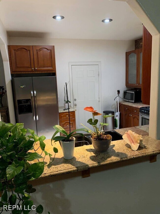 Foto del edificio - 3 br, 2 bath House - 3301 West Colton Ave.