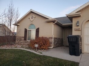 Building Photo - 1483 Northern View Dr