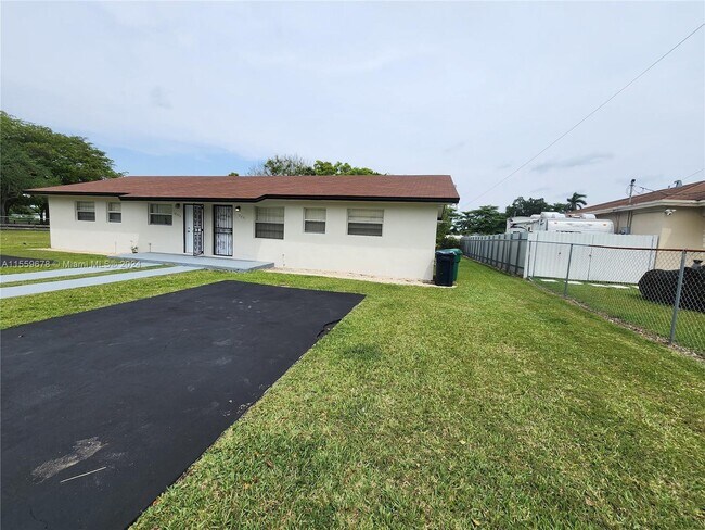 Foto del edificio - 10351 SW 179th St
