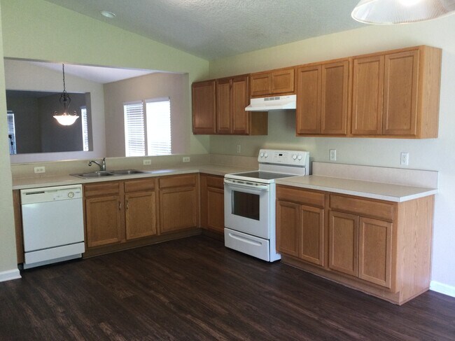Foto del edificio - 422 Bostwick Cir
