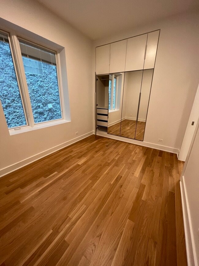 Foto del edificio - 524 N May St