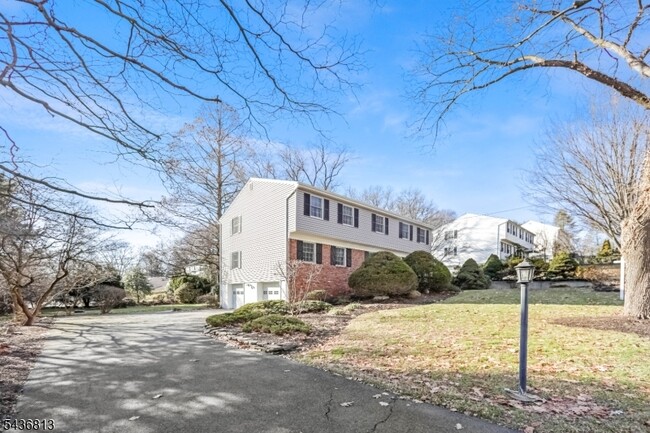 Building Photo - 68 Colgate Ave