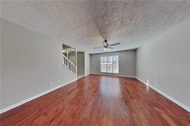 Foto del edificio - 1160 Creekwood Cove