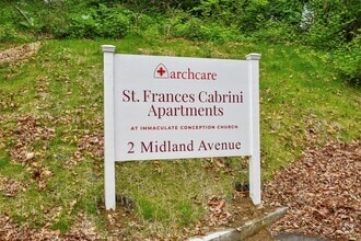 Building Photo - 2 Midland Ave