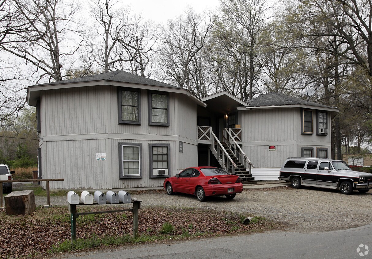 Primary Photo - 311 King Pl