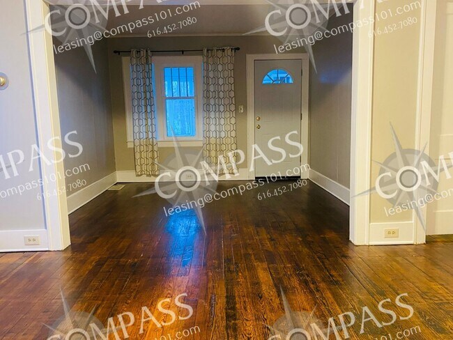 Foto del edificio - 711 Knapp St NE