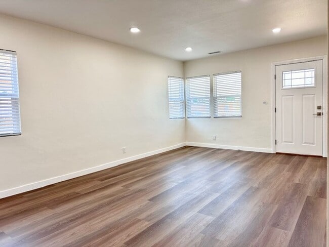 Foto del edificio - Fully Renovated 3 Bedroom Home