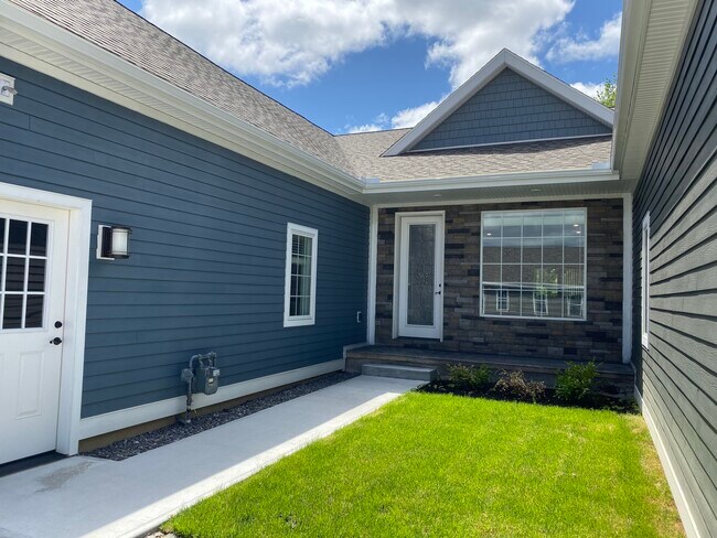 Building Photo - 204 Copeland Ct