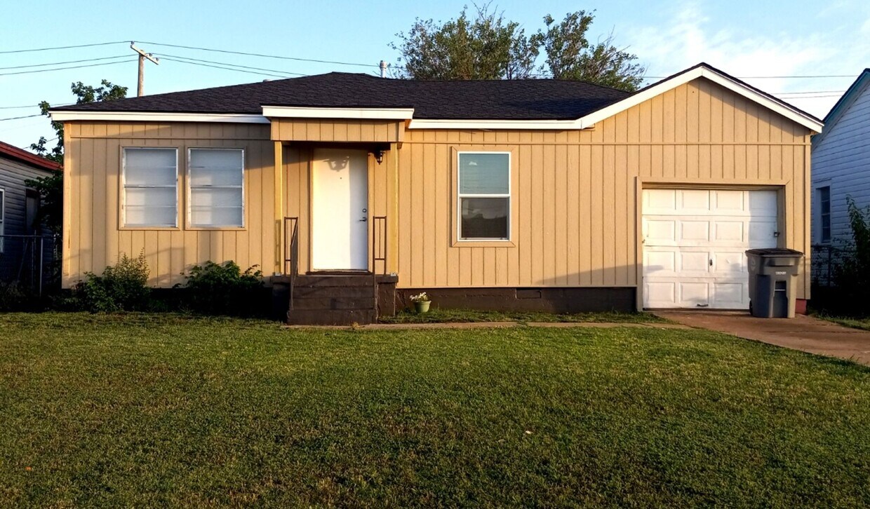 Primary Photo - NEW listing-refinished hardwood floors, ne...