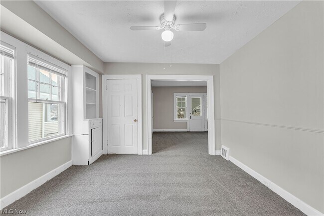 Building Photo - 3400 W 117th St