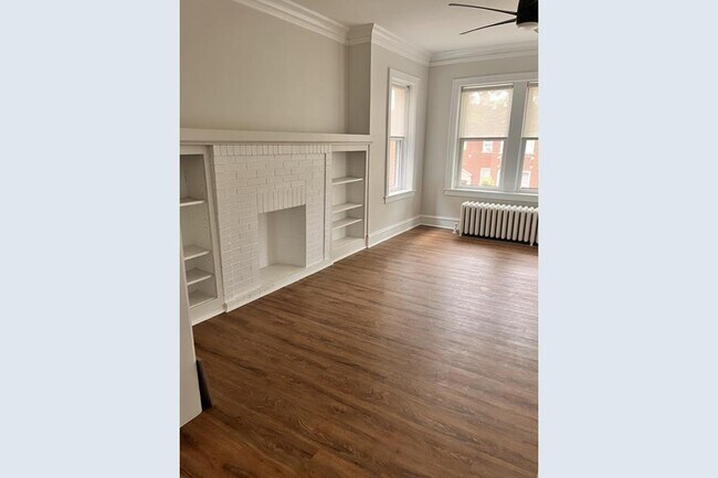 Foto del edificio - 3233 W Warner Ave