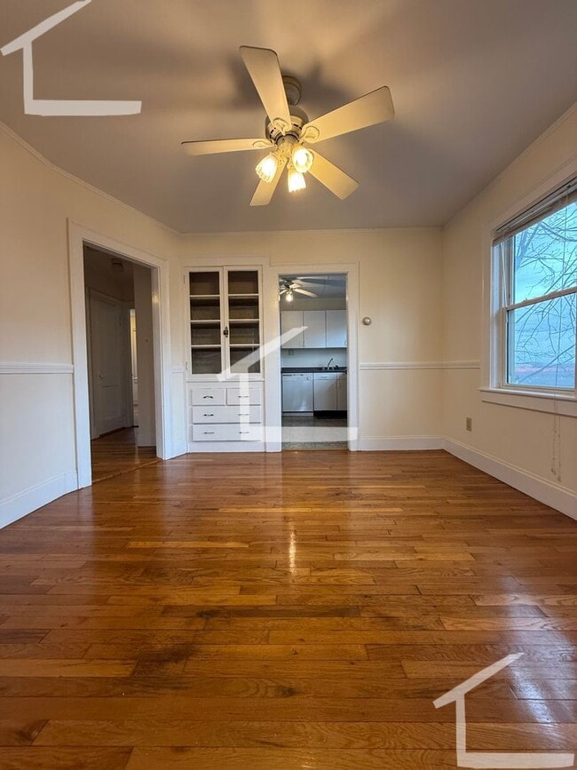 Foto del edificio - 33 Brooksdale Rd