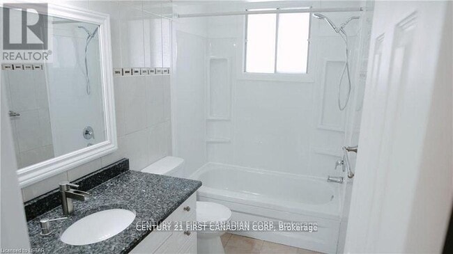 Photo du bâtiment - 1072 Jalna Blvd