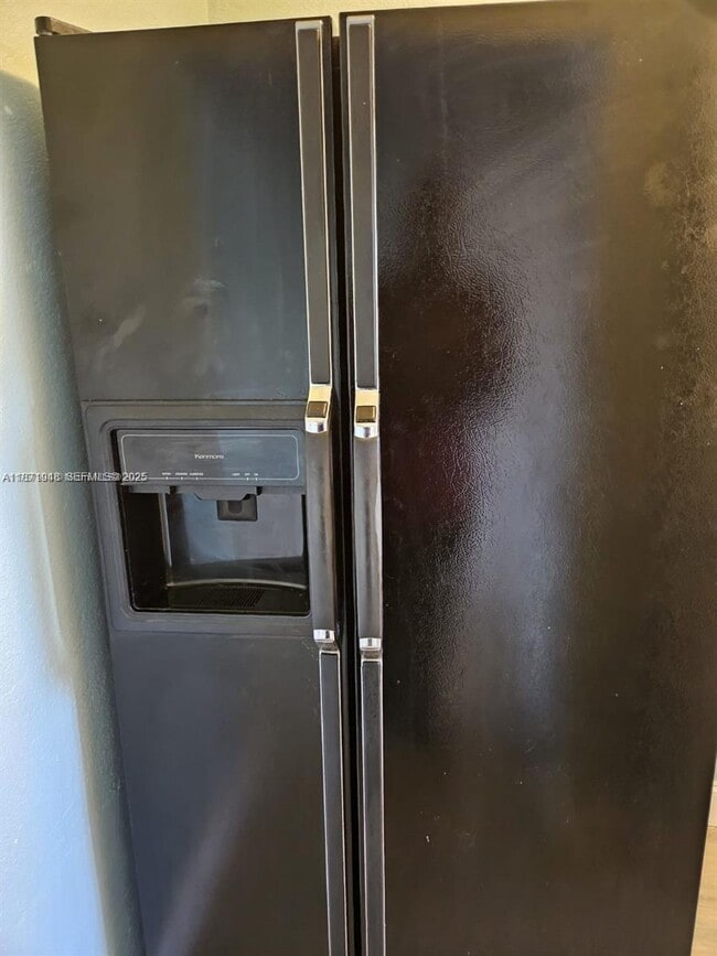 Building Photo - 613 NW 27th Ave