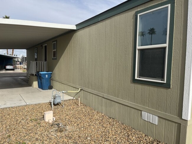 Building Photo - 5303 E Twain Ave