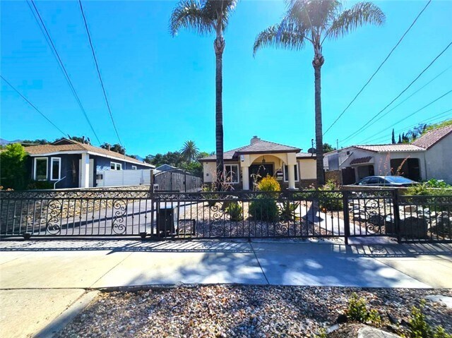 Building Photo - 1856 Navarro Ave