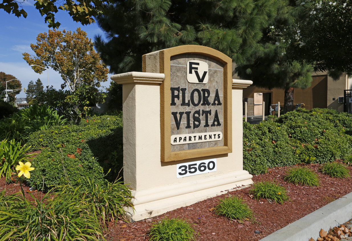 Primary Photo - Flora Vista Apartments