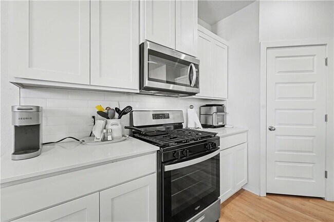 Foto del edificio - 4885 W Triangle St