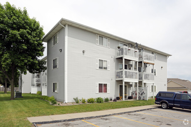 Building - Centennial Place Apartments