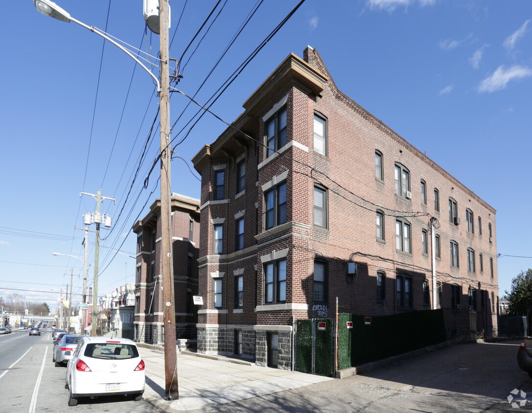 Foto del edificio - Walnut Court Apartments