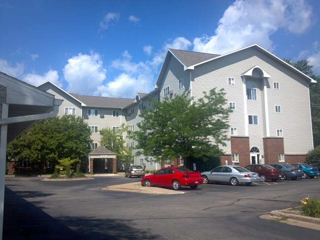 Foto del edificio - City Walk Senior Apartments for Seniors 55+