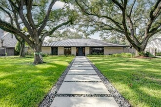 Building Photo - 5675 Green Tree Rd