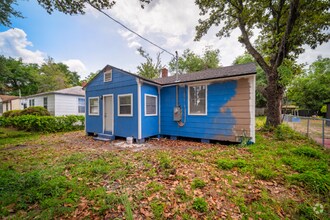 Building Photo - 1723 E 23rd St