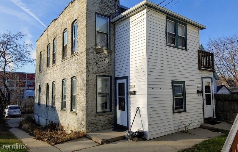 Primary Photo - 2463 N Bartlett Ave