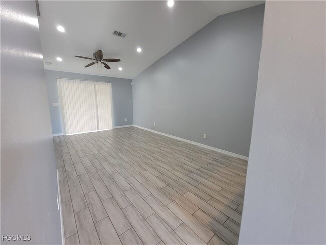 Foto del edificio - 2210 Haviland Ave S