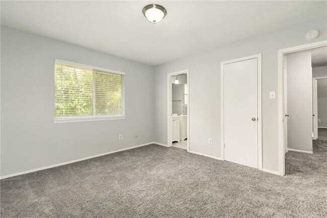Building Photo - Short Term Lease Option Available for Char...