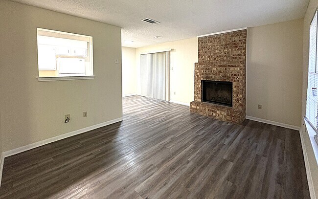 Foto del edificio - 3901 Hereford Ln