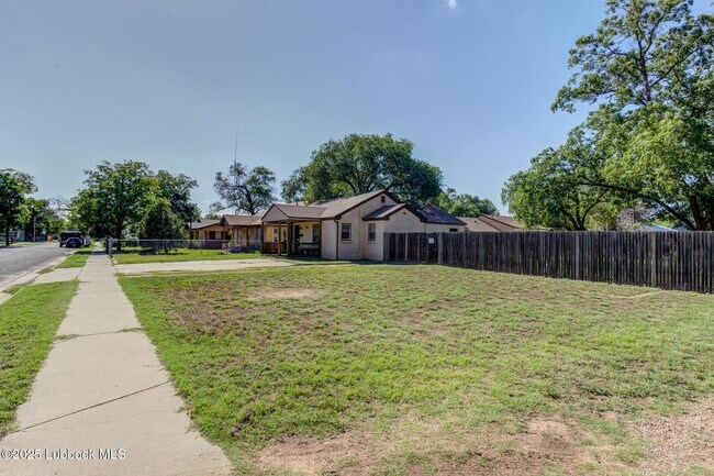 Foto del edificio - Charming & Unique 4 Bedroom