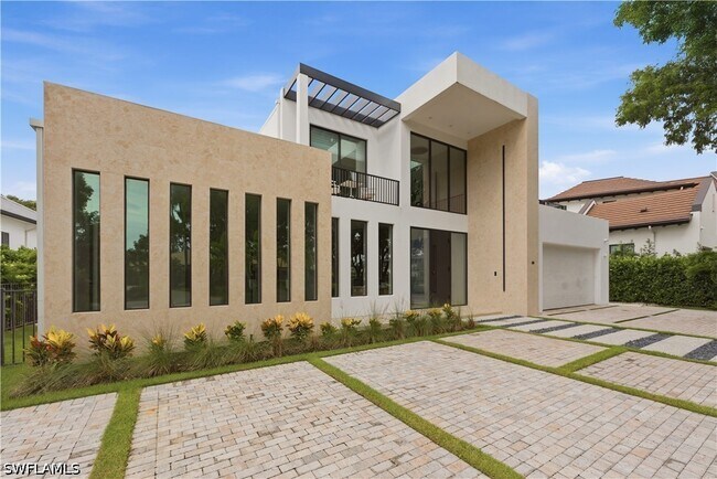 Foto del edificio - 590 6th Ave N