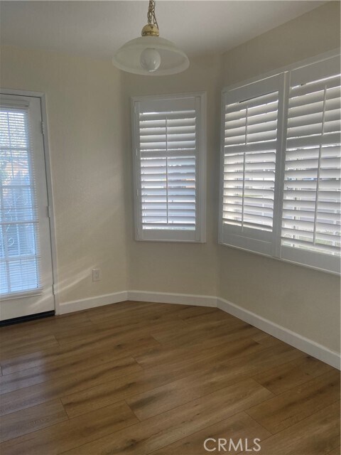 Building Photo - 3021 Mariposa Ave