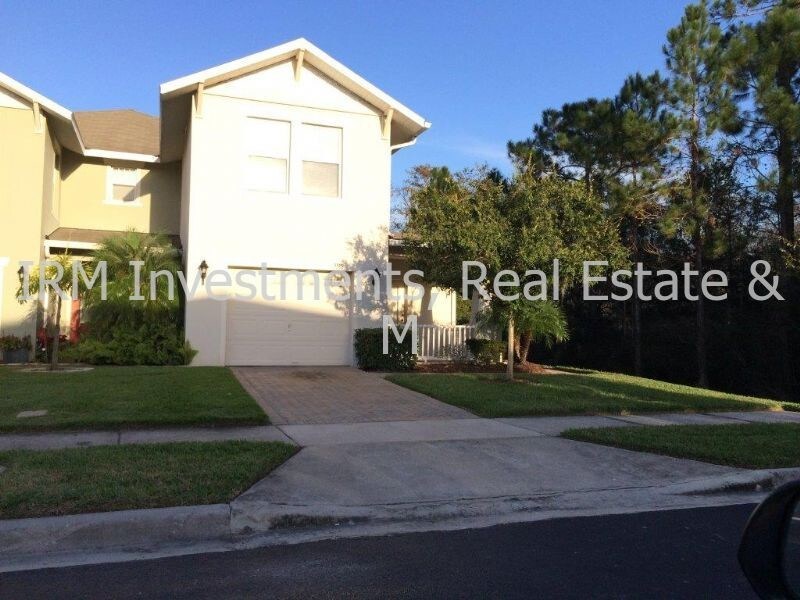 Foto del edificio - 3 bed 2 bath townhome w garage