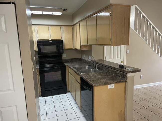 Building Photo - 2411 Nugget Ln
