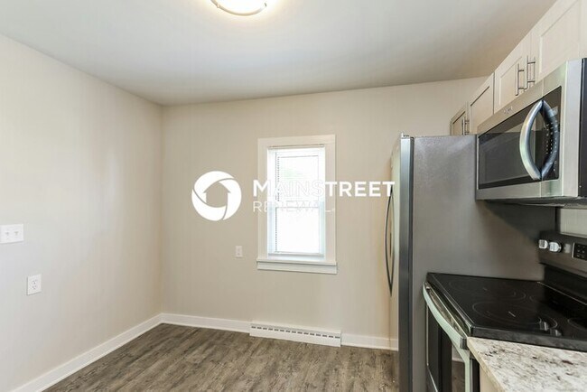 Building Photo - 5618 Davis Dr