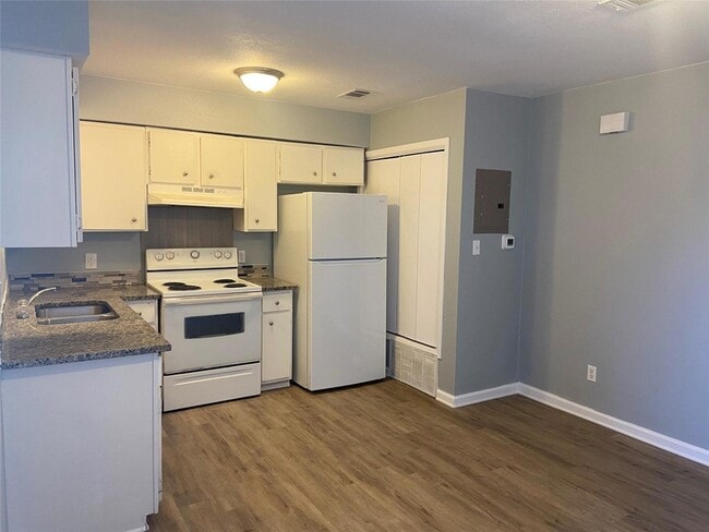 Building Photo - 410 Old Thorndale Rd