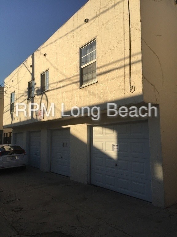 Building Photo - 2108 E Florida St
