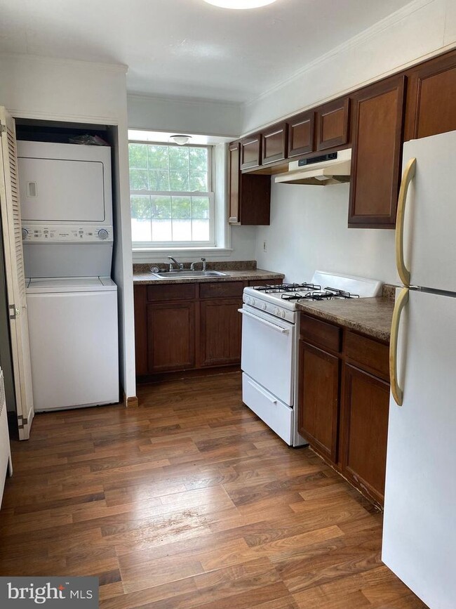 Building Photo - 611 Haddon Ave