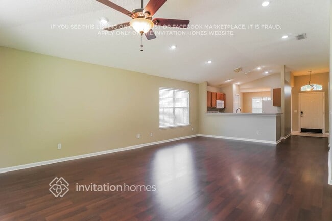 Building Photo - 316 Southlake Dr