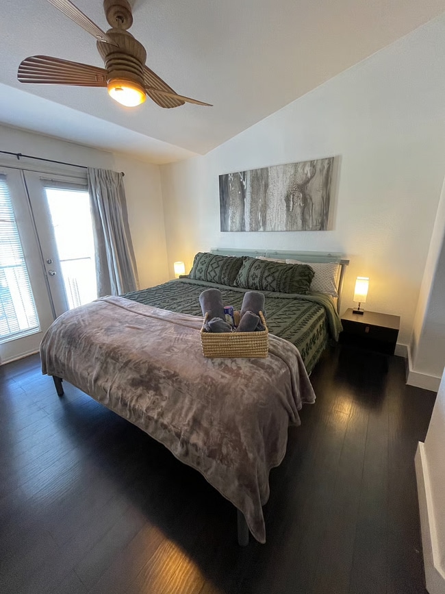 Foto del edificio - 329 Fountain Crossing Ln