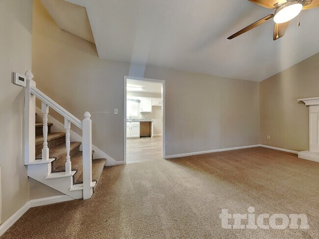 Foto del edificio - 48 Sumer Ln S